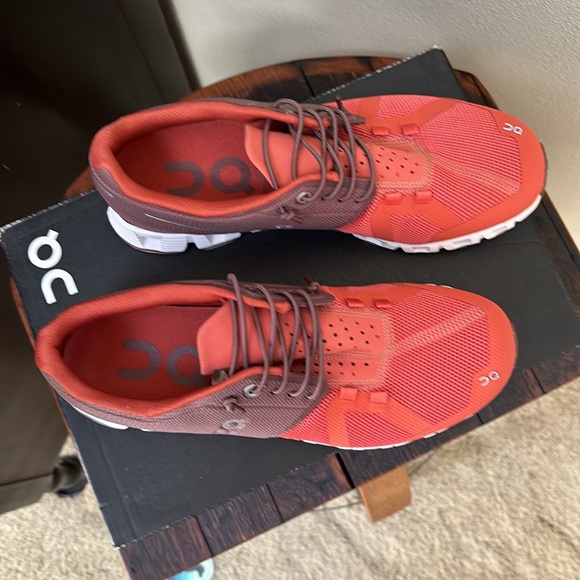 CLEARANCE! On Cloud 50/50 Grape Ginger - Picture 4 of 9